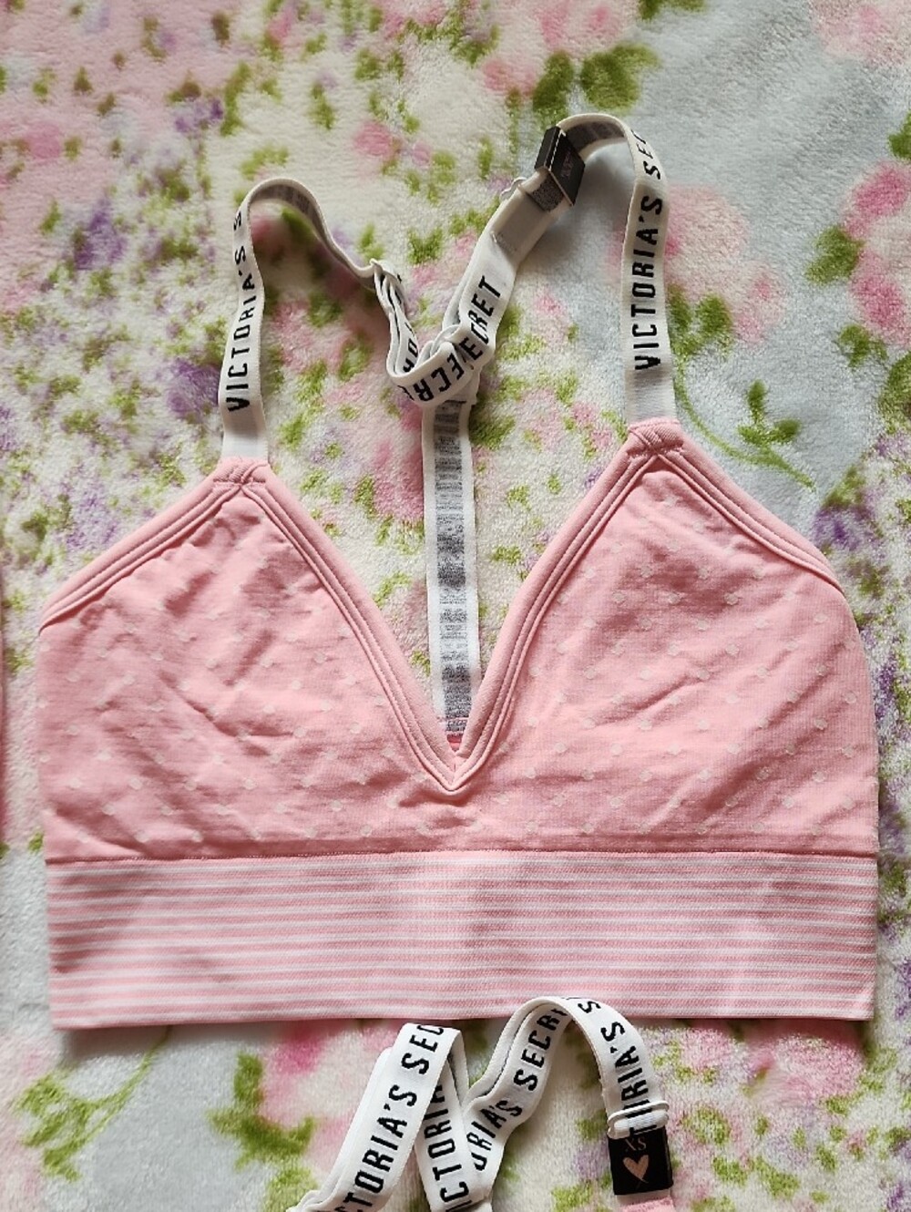 NWT Victoria's Secret Pink Ribbed V-Neck Seamless Bralette XS XP - Picture 3 of 9